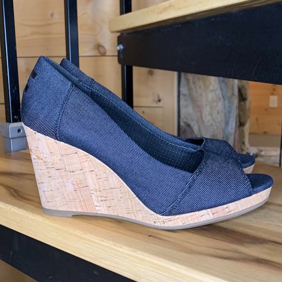 TOMS Shoes - TOMS Stella denim wedge Size 7 / travel bag included
